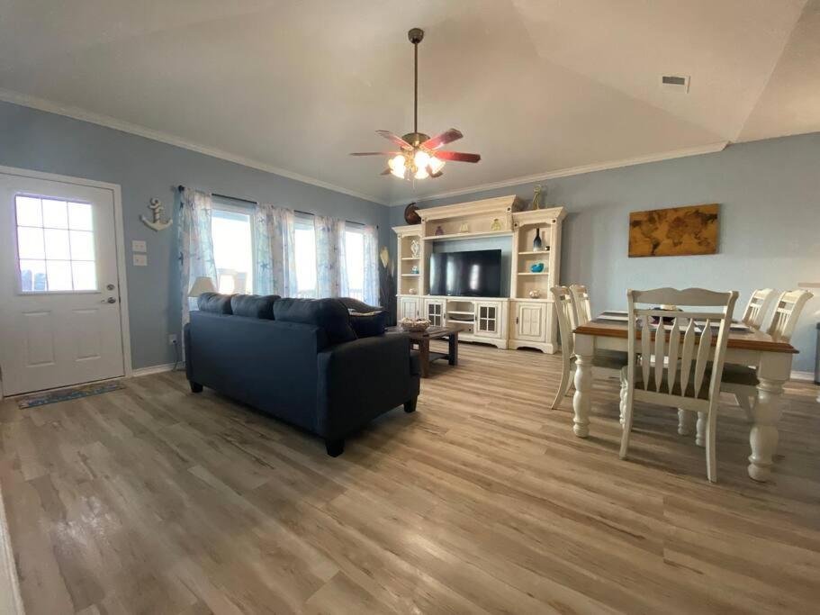 Beach House With Ocean View Surfside Beach Kültér fotó