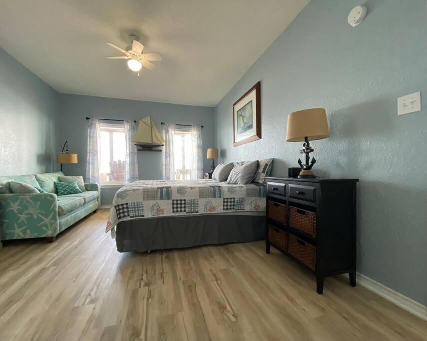 Beach House With Ocean View Surfside Beach Kültér fotó