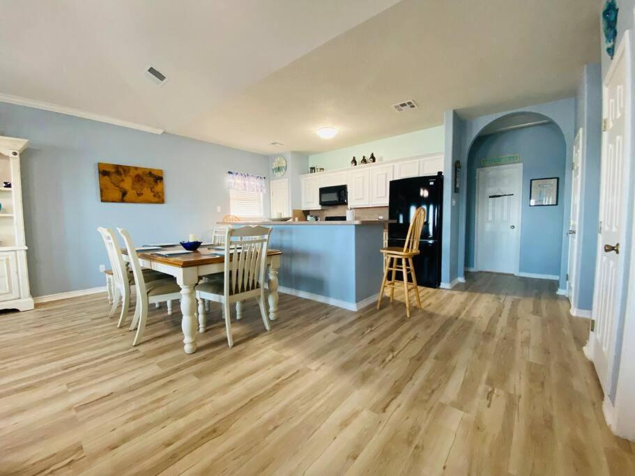 Beach House With Ocean View Surfside Beach Kültér fotó