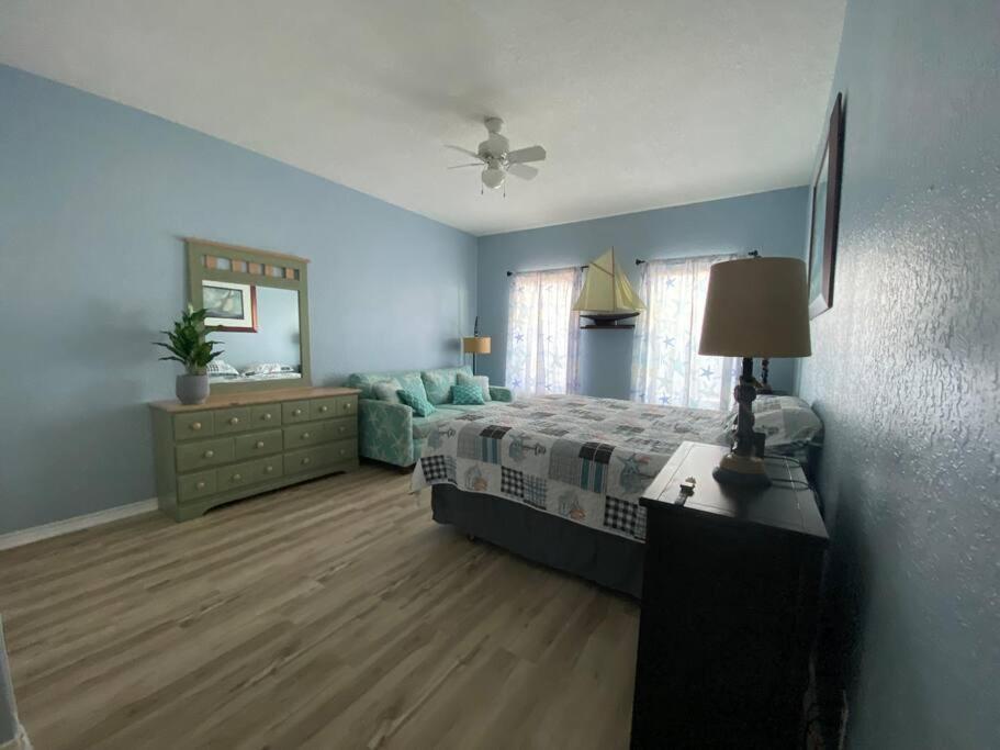 Beach House With Ocean View Surfside Beach Kültér fotó