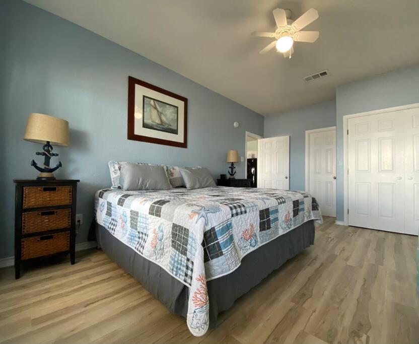 Beach House With Ocean View Surfside Beach Kültér fotó